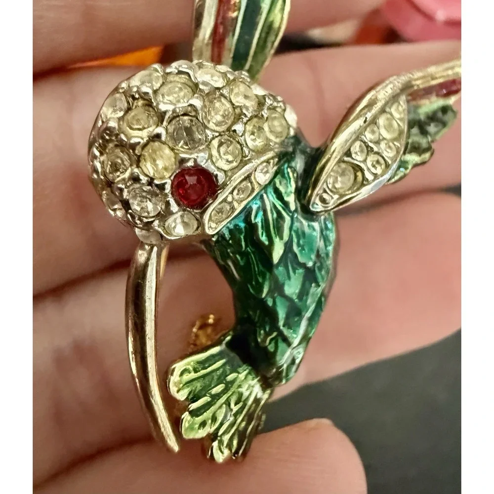 Vintage Rhinestone Enamel Hummingbird Brooch Pin Gold Tone Made In Taiwan